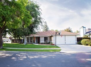 190 E Omaha Ave, Fresno, CA 93720
