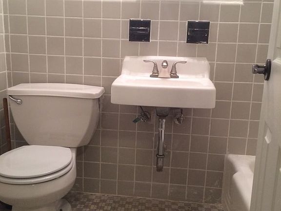 5th image of 1700 Bedford Ave APT 21R