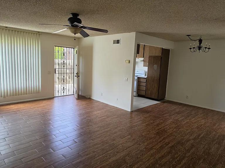 Living room/dining room/kitchen