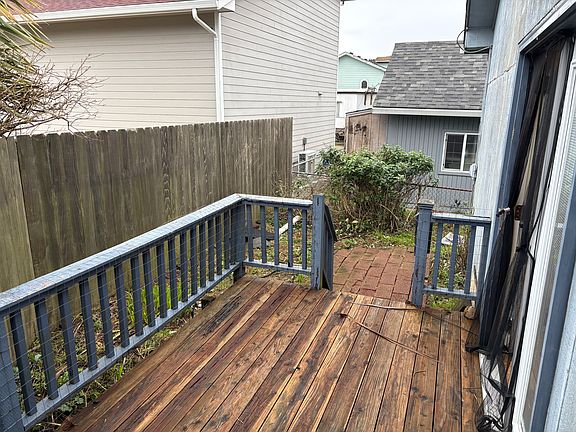 3rd image of 773 Clearlake Ave