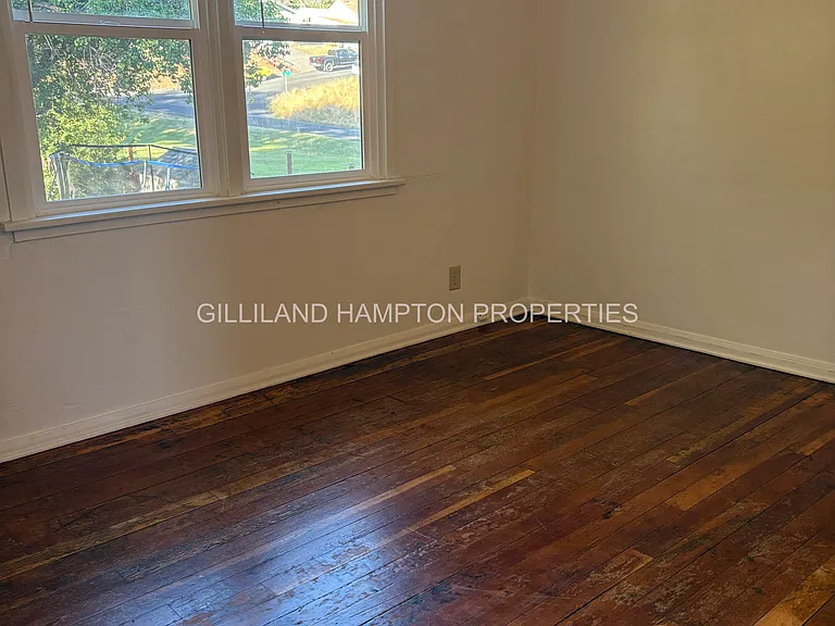 318 NW 15th St #318 — Photo 48