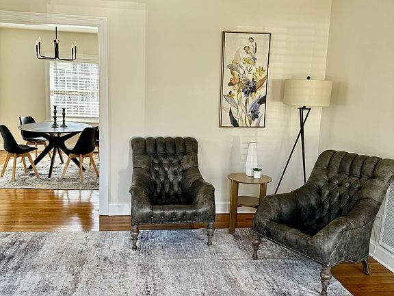 3rd image of 3427 Marlborough Ave #1