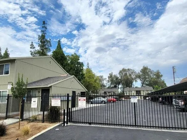 2025 E Pontiac Way #207, Fresno, CA 93726