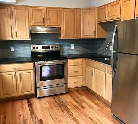 2nd image of 554 N 16th St #2F