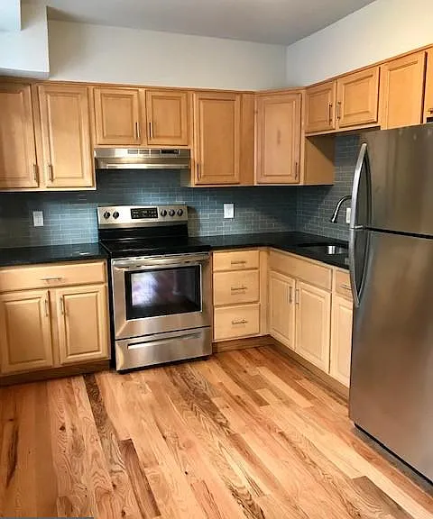 554 N 16th St #2F — Photo 2