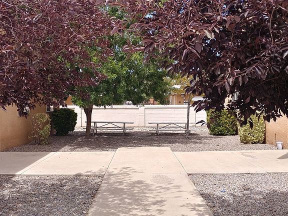 3rd image of 1017 Alvarado Dr SE APT 1