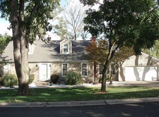 110 Maple Ln, Ballwin, MO 63011