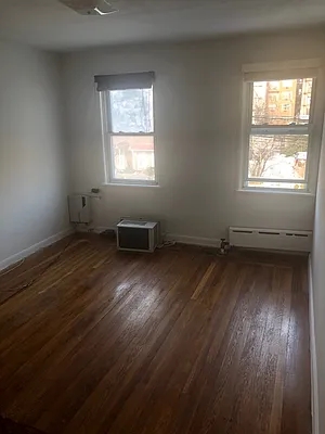 Rented by Alexiou Realty | media 14