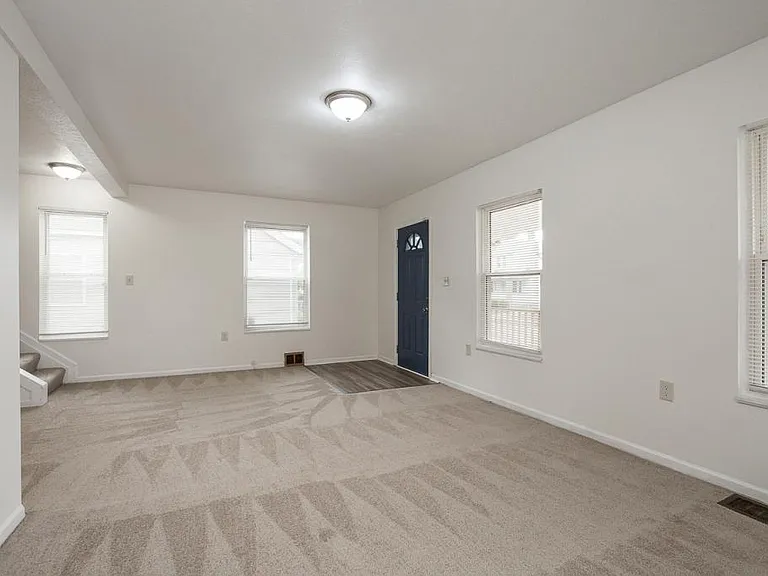 18619 Arrowhead Ave — Photo 4