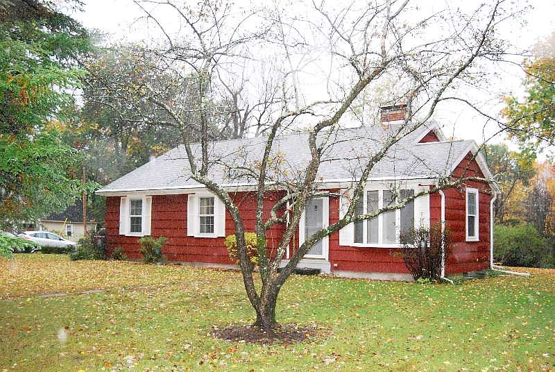 2nd image of 15 Heritage Rd