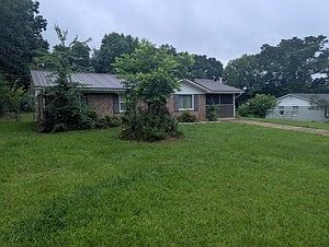 2nd image of 1077 County Road 388