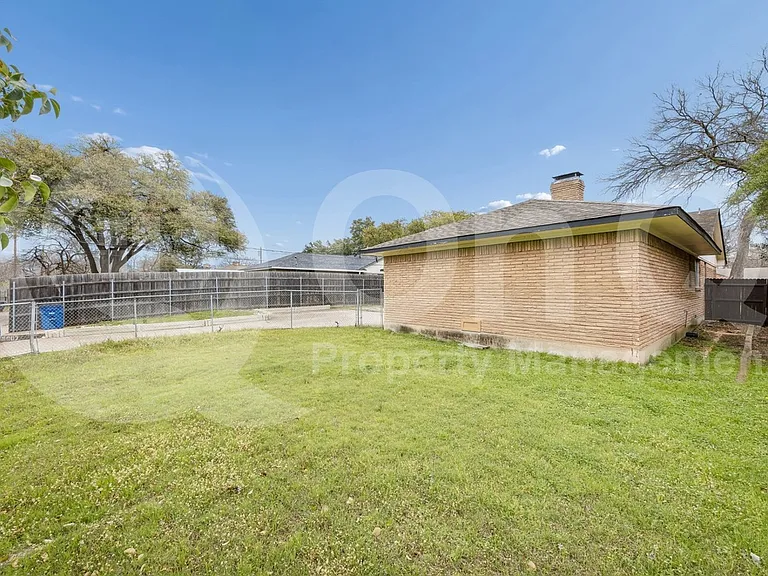 9007 Sweetwater Dr — Photo 25