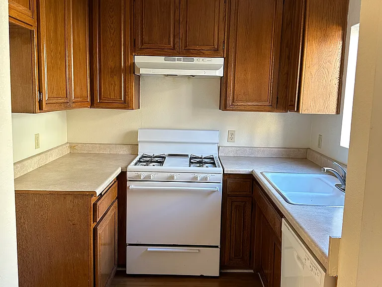 5038 Laurel Canyon Blvd #10 — Photo 4