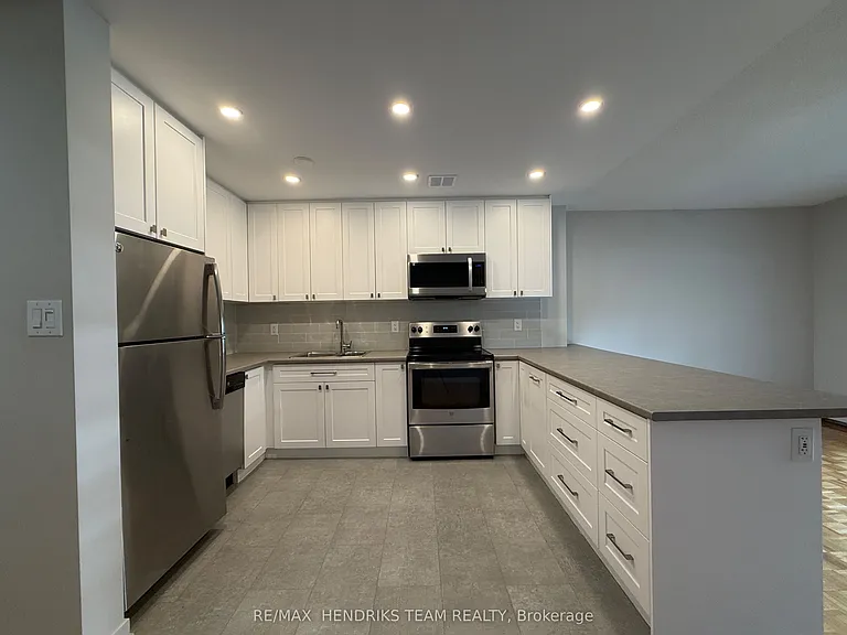 33 Leaside Dr #203 — Photo 2