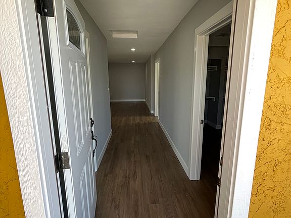 3rd image of 495 Queen Anne Dr