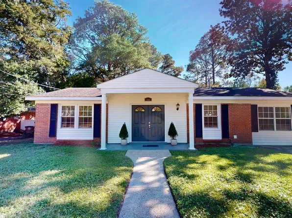 104 Vanderbilt Dr, Mobile, AL 36608