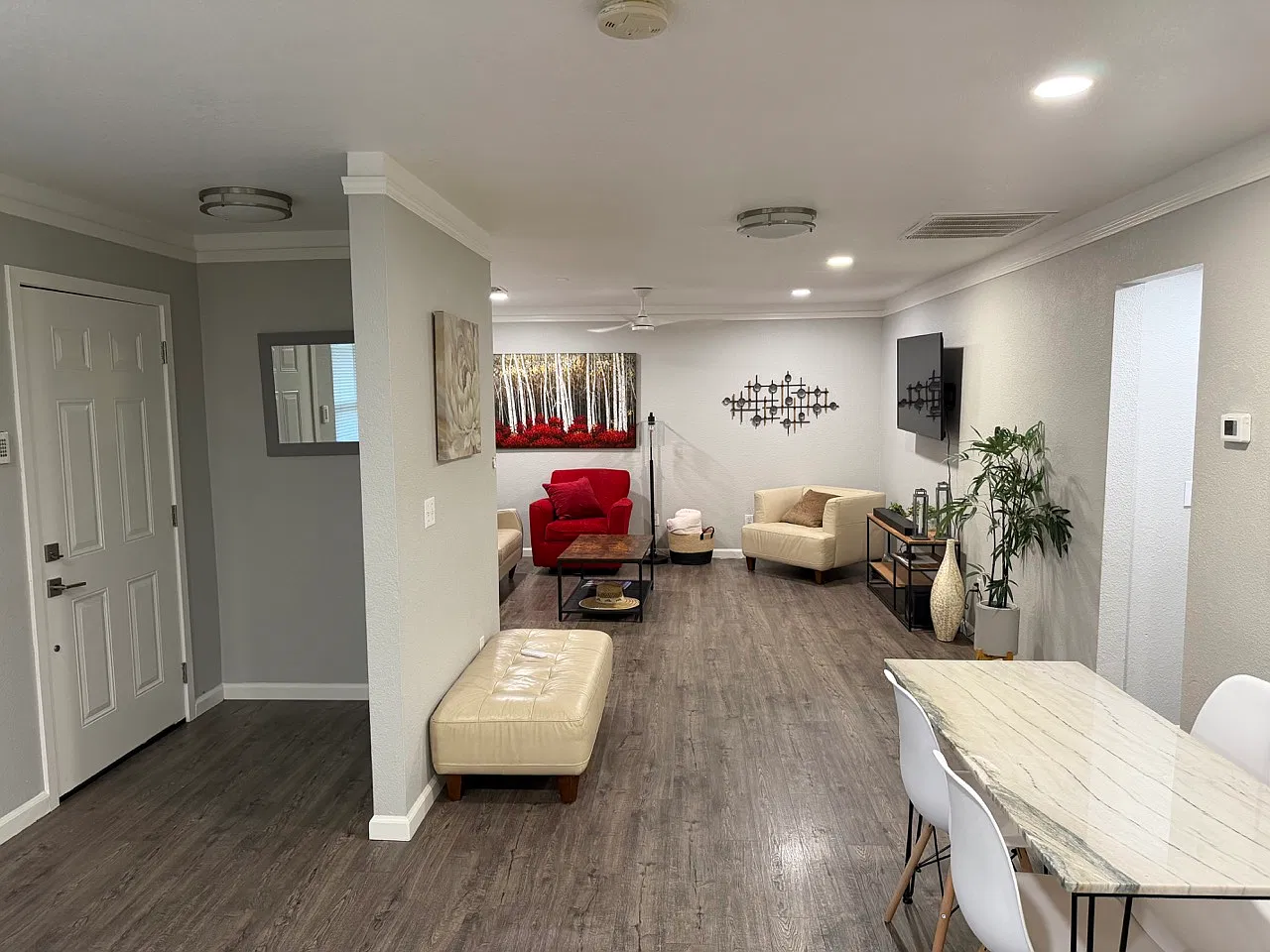 2 bed, 1100 sqft, $2,500 — Photo 2