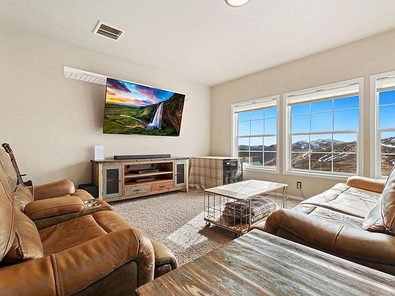 3rd image of 62 Rabbit Ears Ct