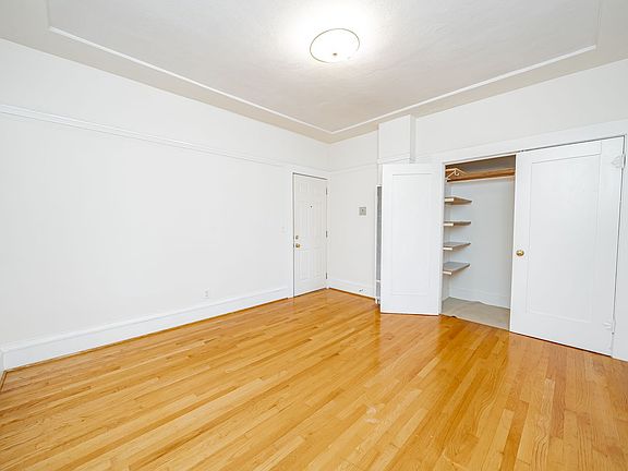3rd image of 5601 Shattuck Ave APT 6