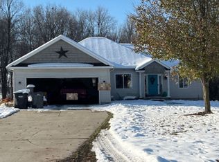 7380 Rivendell Farms Rd, Lowell, MI 49331