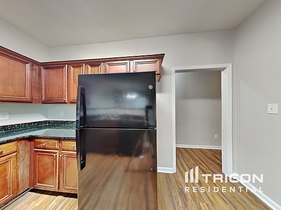 4th image of 5066 Pioneer Pkwy