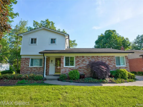 24050 Lakewood St, Saint Clair Shores, MI 48082