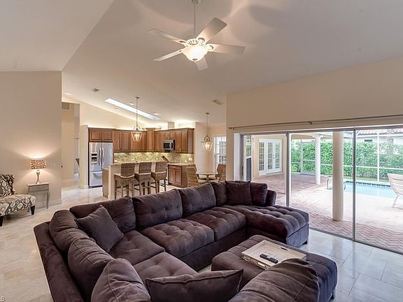 2nd image of 7577 Cordoba Cir