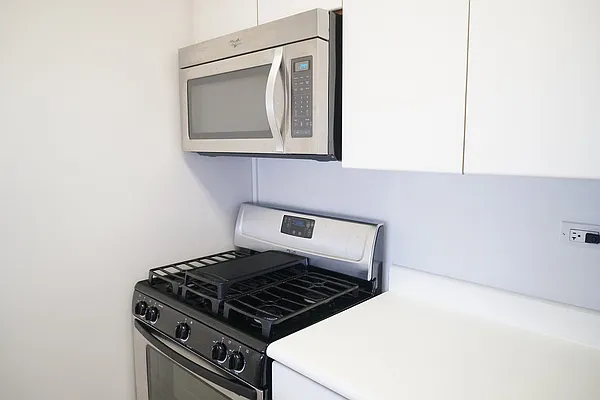 Rented by Renetta Real Estate | media 35