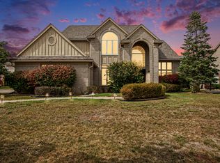 6618 Shadowood Dr, West Bloomfield, MI 48322