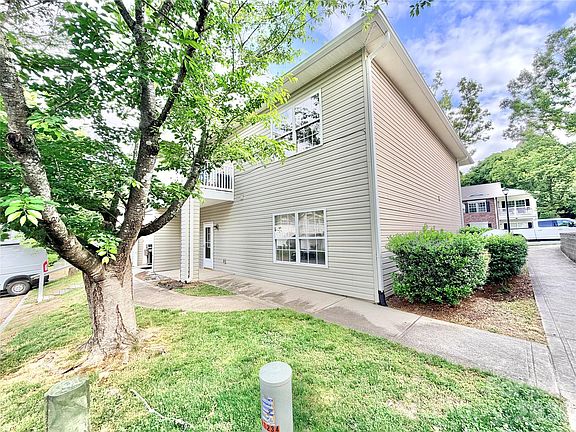 4th image of 21230 Hickory St
