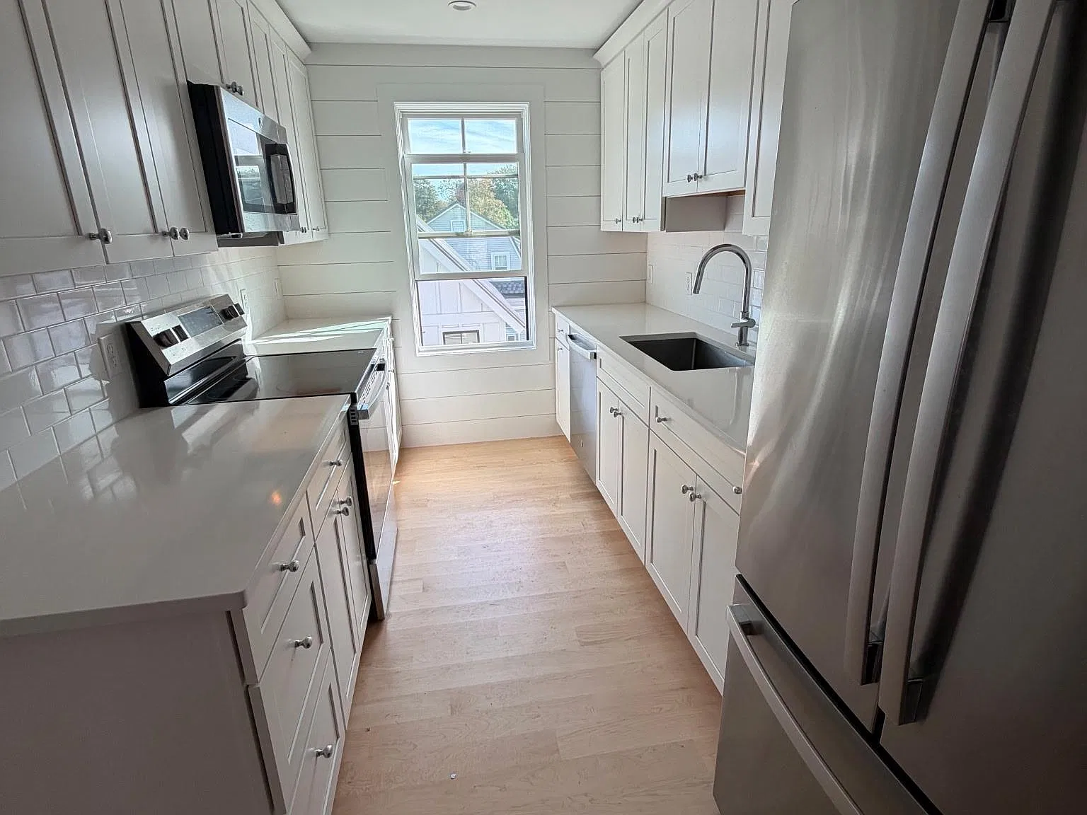 2 bed, 2.0 bath, 1100 sqft, $3,100 — Photo 3