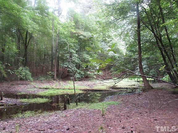 4th image of 320 Carrington Woods Dr