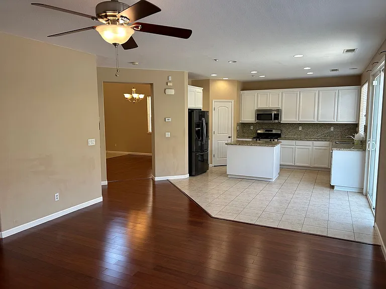 2342 Blue Ridge Ave — Photo 9