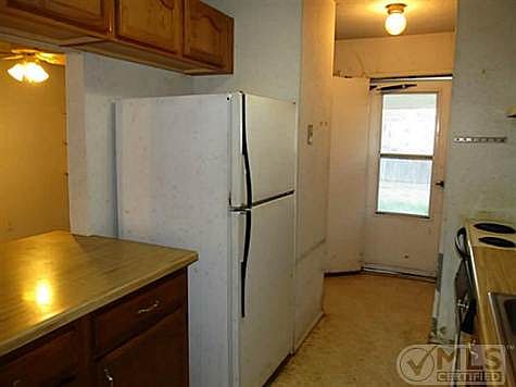 3rd image of 2021 Sharpshire Ln