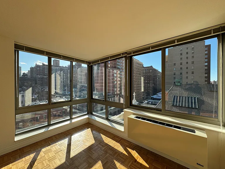 1500 Lexington Ave #12A — Photo 5