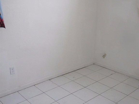 2nd image of 1208 S California St