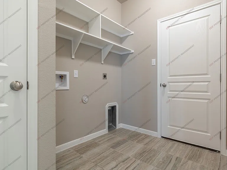 727 Cross Dr — Photo 15