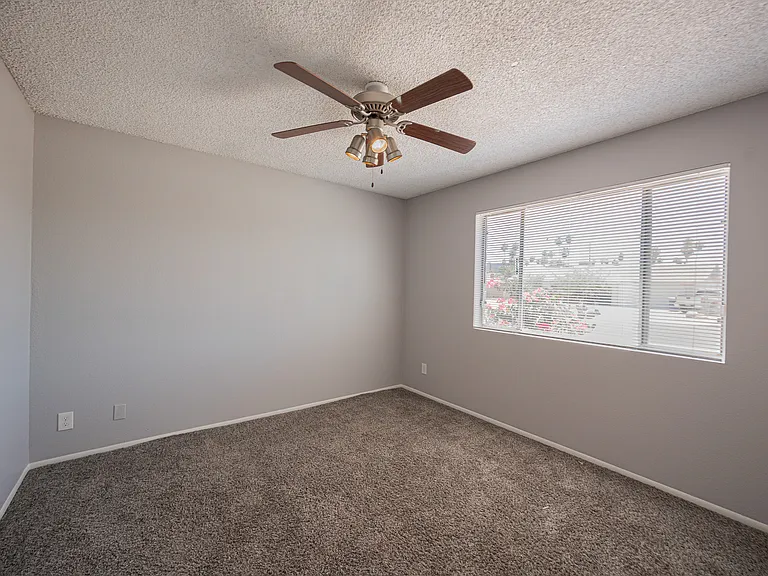 4704 S La Rosa Dr — Photo 17