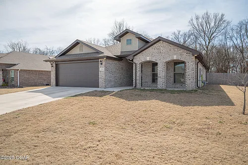 2110 Greystone Sq Photo 1
