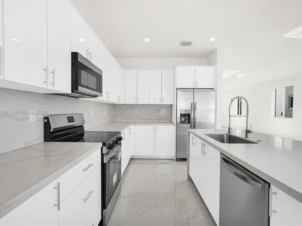 22555 SW 125th Ave #13A, Miami, FL 33170