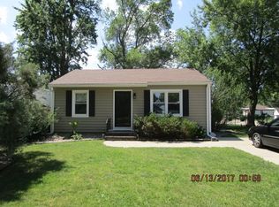 1002 E 3rd St, Hastings, NE 68901