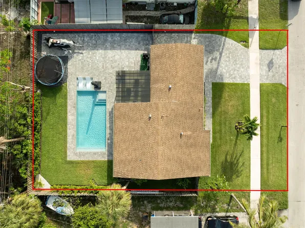 316 NW 3rd Court, Deerfield Beach, FL 33441