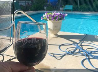 2 Bracken Br, Bedford, NH 03110