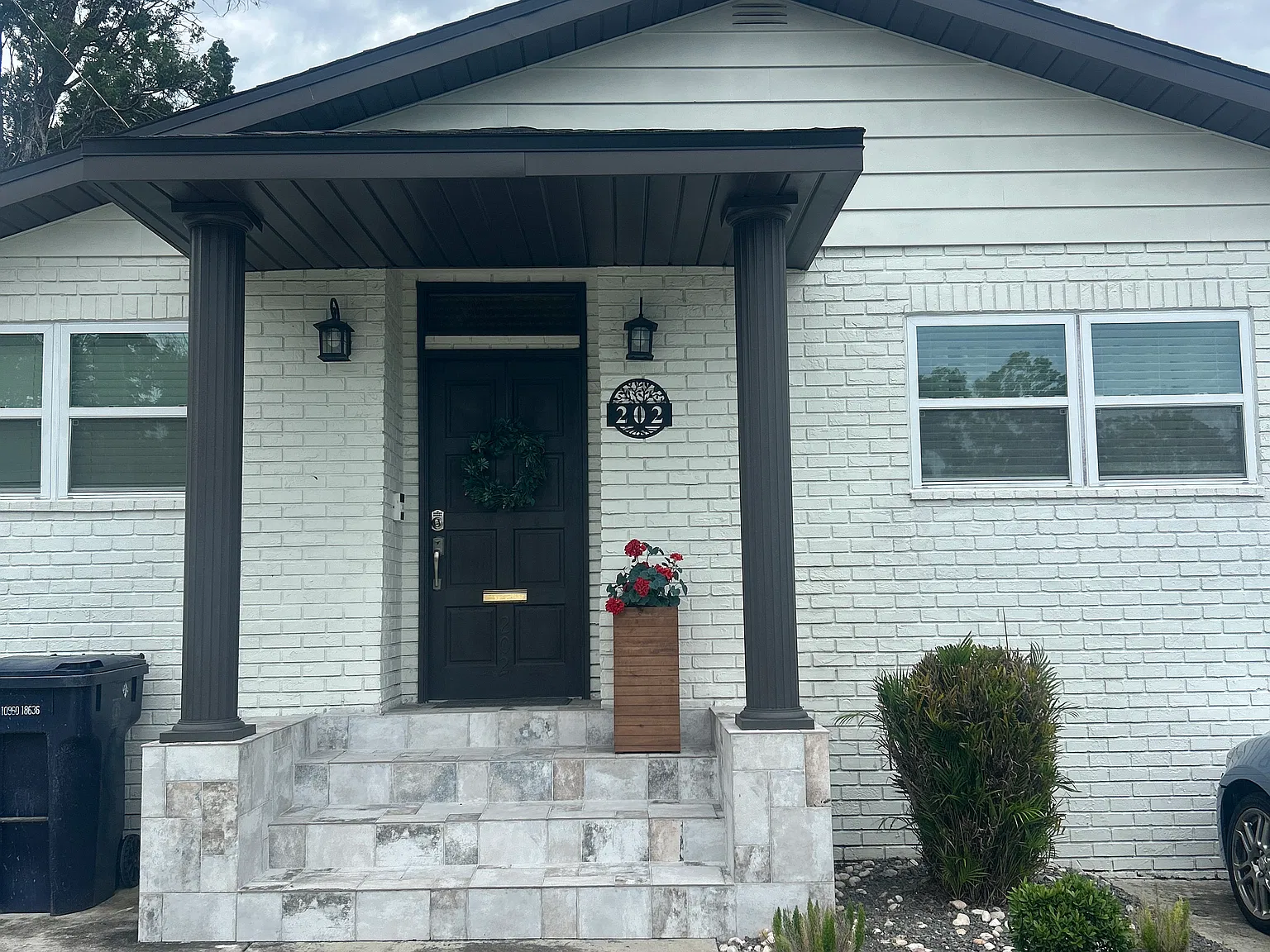 202 W North Bay St — Photo 1