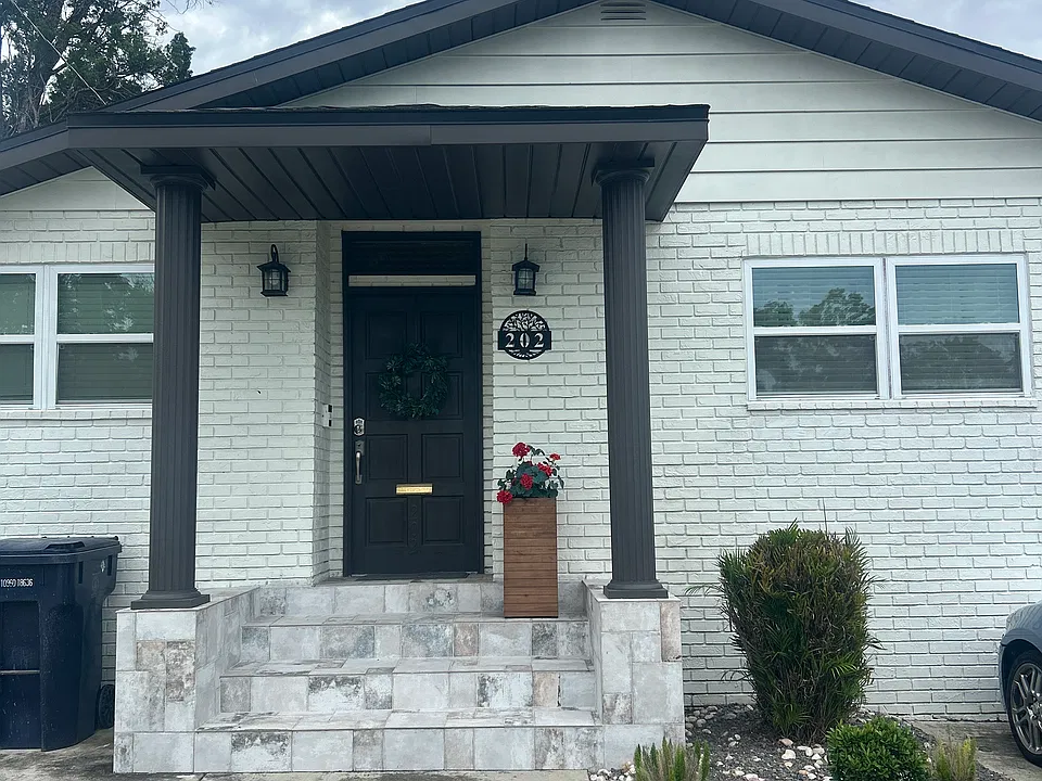 202 W North Bay St