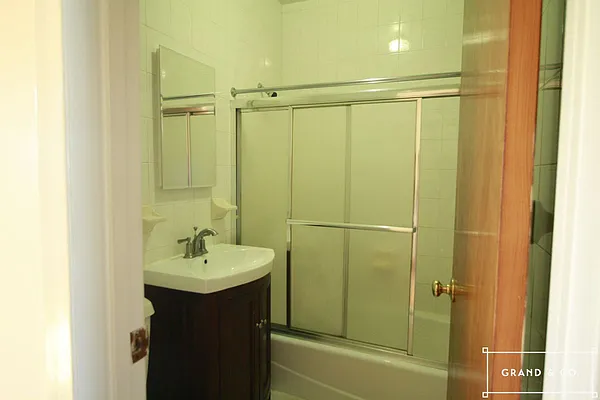 Rented by Grand & Co. | media 7