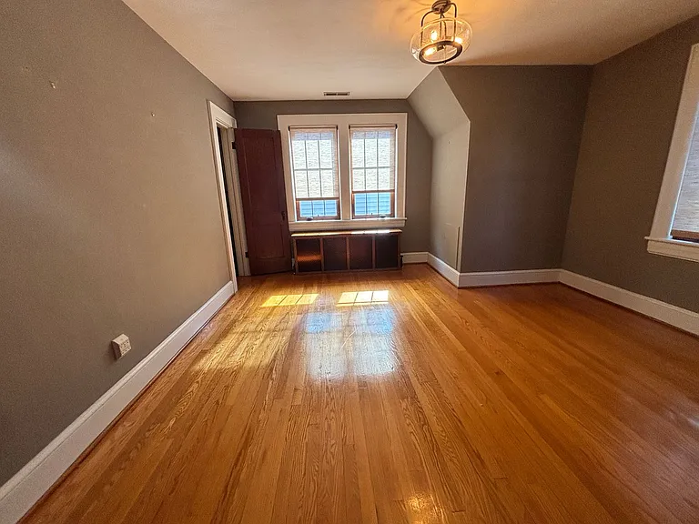 2412 Alberta Ave SW — Photo 19