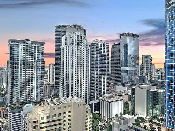 3rd image of 1200 Brickell Bay Dr APT 3814