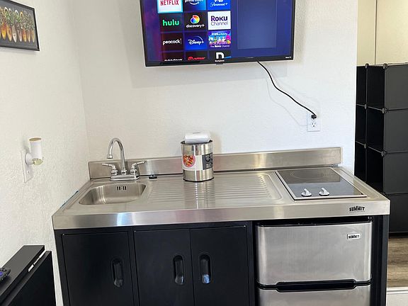 Kitchenette, TV, wifi included, HVAC