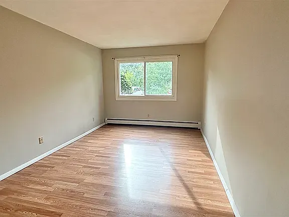 310 Brook Village Rd — Photo 3